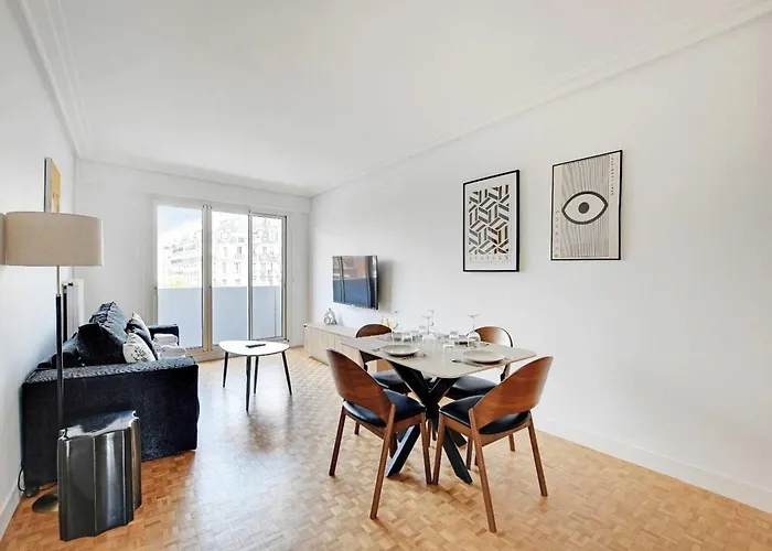 Elegant Ac 1br-4p- Ternes Apartman *